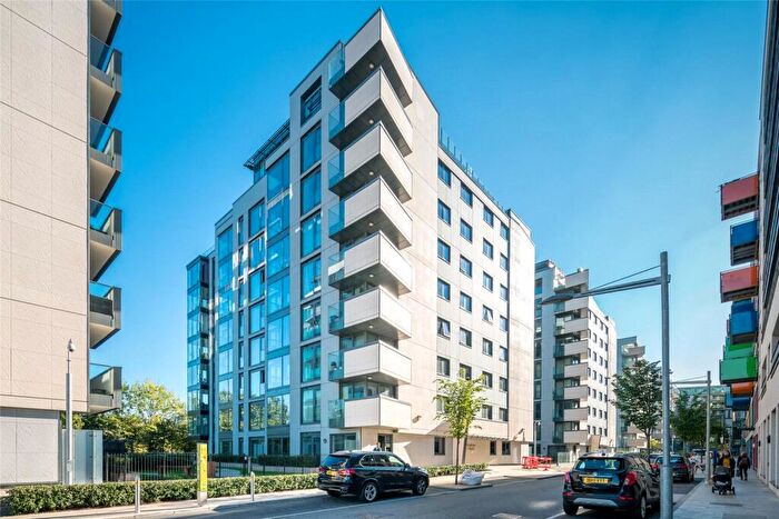 2 Bedroom Apartment For Sale In Kingfisher Heights, Waterside Way, London, N17