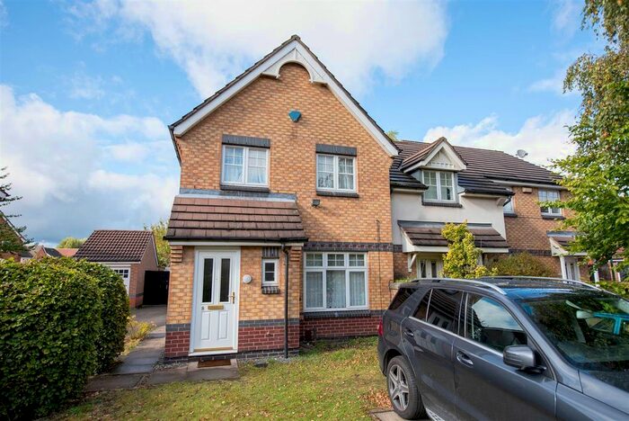 3 Bedroom Semi-Detached House To Rent In Corncrake Avenue, Old Basford, Nottingham, NG6