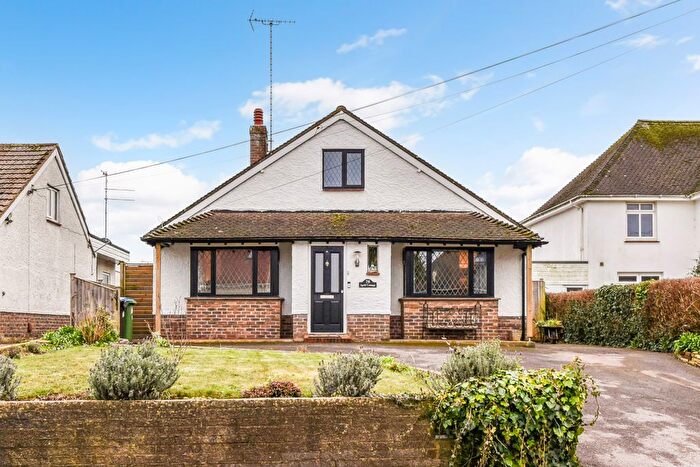 3 Bedroom Bungalow For Sale In Limmer Lane, Felpham, PO22