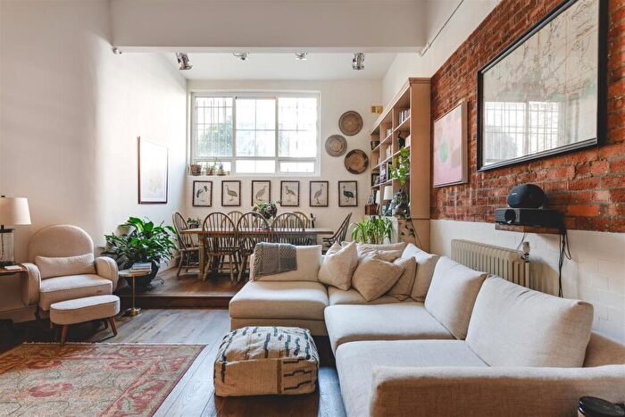 3 Bedroom Apartment For Sale In Dalston Lane, London, E8