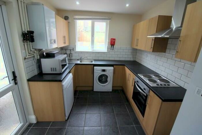 6 Bedroom Terraced House To Rent In Dalton Street Cardiff, CF24