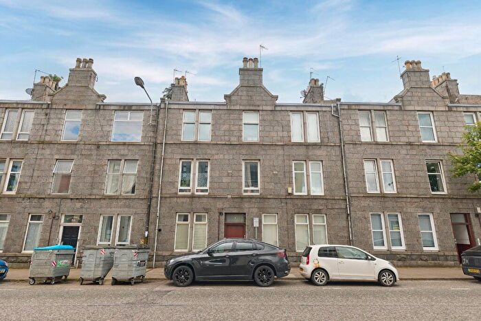 2 Bedroom Flat To Rent In Willowbank Road, Aberdeen, Aberdeenshire, AB11