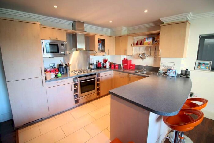 2 Bedroom Flat To Rent In The Island, Brentford, TW8