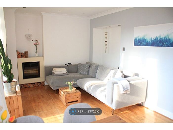 3 Bedroom Maisonette To Rent In Alexandra Road, London, NW8