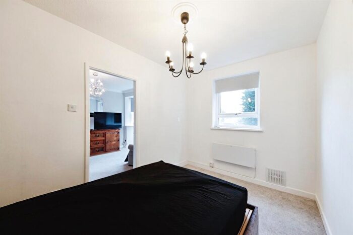 1 Bedroom Apartment For Sale In Lode Lane, Solihull, B92