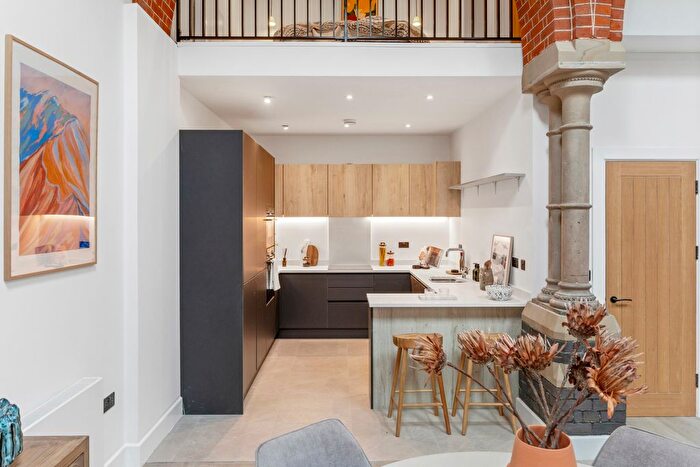 3 Bedroom Flat For Sale In Mallard Road, Abbots Langley, WD5