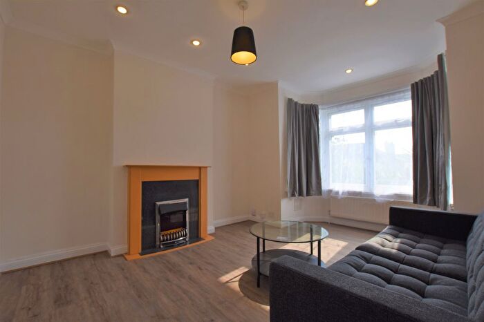 1 Bedroom Flat To Rent In St James Road, Mitcham, CR4