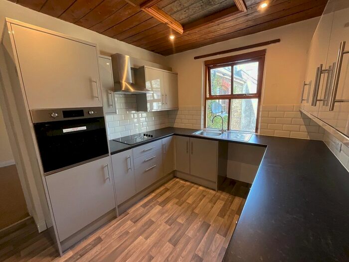 1 Bedroom Flat To Rent In The Warehouse, Castle Dyke, Launceston, PL15