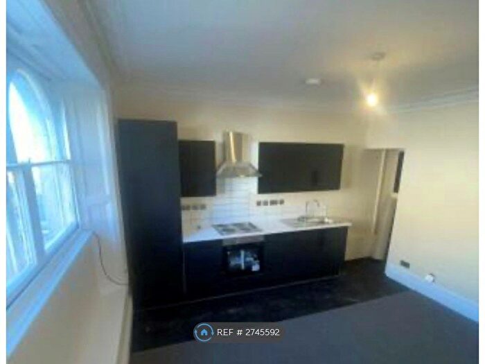 2 Bedroom Maisonette To Rent In Whiteladies Road, Bristol, BS8