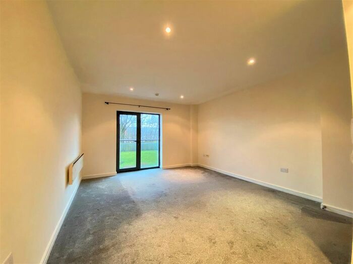 1 Bedroom Flat To Rent In Waterside, St. James Court West, Accrington, BB5