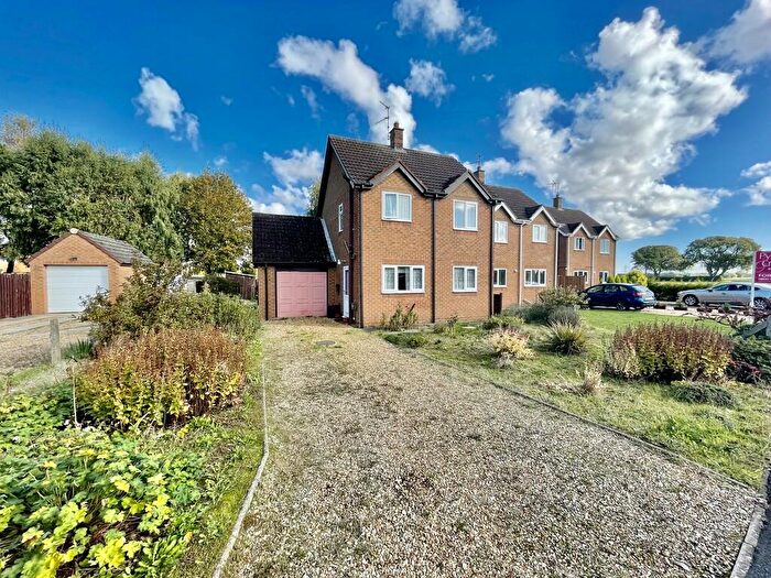 2 Bedroom Detached House For Sale In Crosslands, Donington, PE11