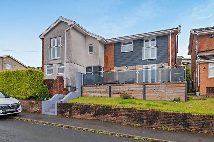 4 Bedroom Detached House For Sale In Vale View, Risca, Newport, NP11