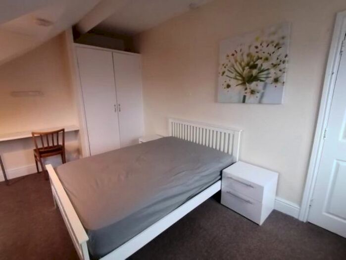 1 Bedroom Property To Rent In Room, Holly Road, Retford, DN22
