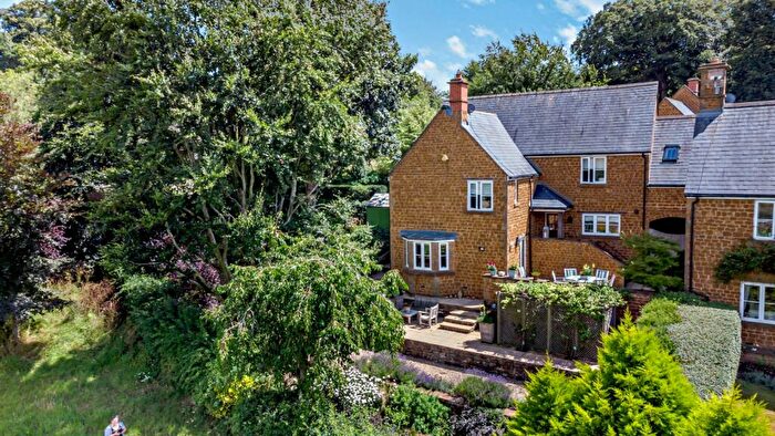 3 Bedroom Semi-Detached House For Sale In Walford Road, Sibford Ferris, Banbury, Oxfordshire, OX15