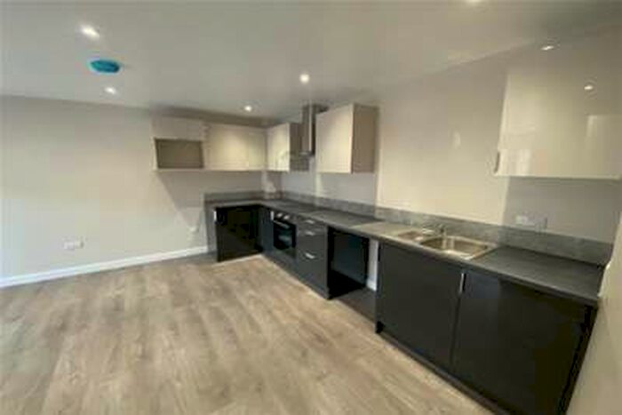 3 Bedroom Flat To Rent In Danelaw Court, Hinckley, LE10