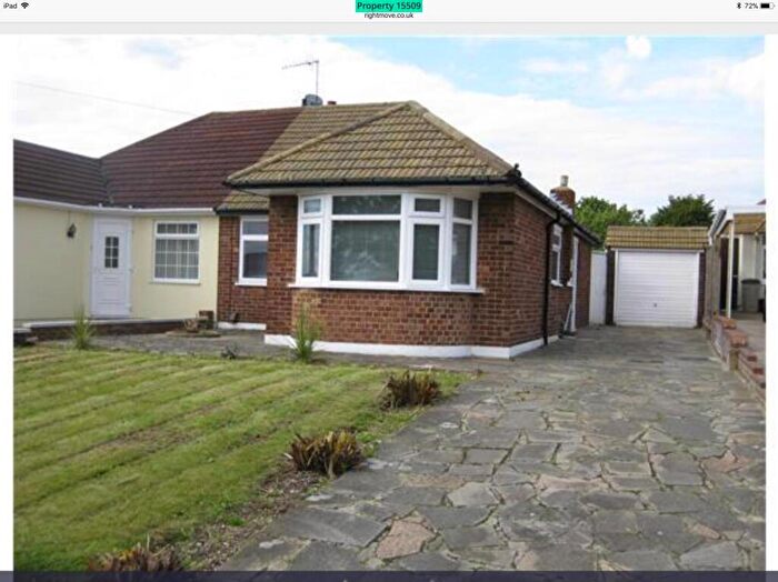 3 Bedroom Bungalow To Rent In Melanda Close, Chislehurst, BR7