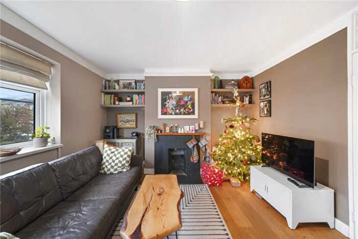2 Bedroom Apartment For Sale In Osborne Road, London, N4