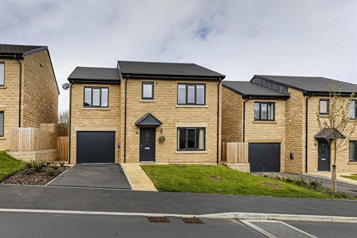 4 Bedroom Detached House For Sale In Acorn Rise, Linthwaite, Huddersfield, HD7