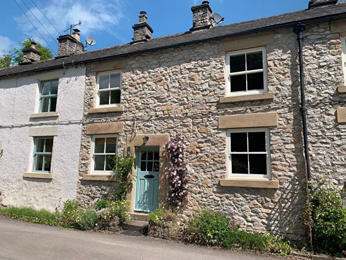 3 Bedroom Property To Rent In River View, Buxton, SK17