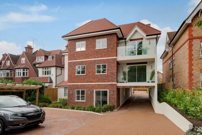 2 Bedroom Apartment To Rent In Hendon Lane, London, N3