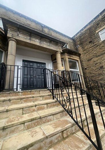 2 Bedroom Apartment To Rent In Clare Road, Halifax, West Yorkshire, HX1