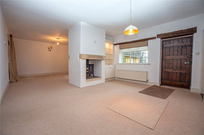 2 Bedroom Terraced House To Rent In Middle Hill, Broadway, Worcestershire, WR12
