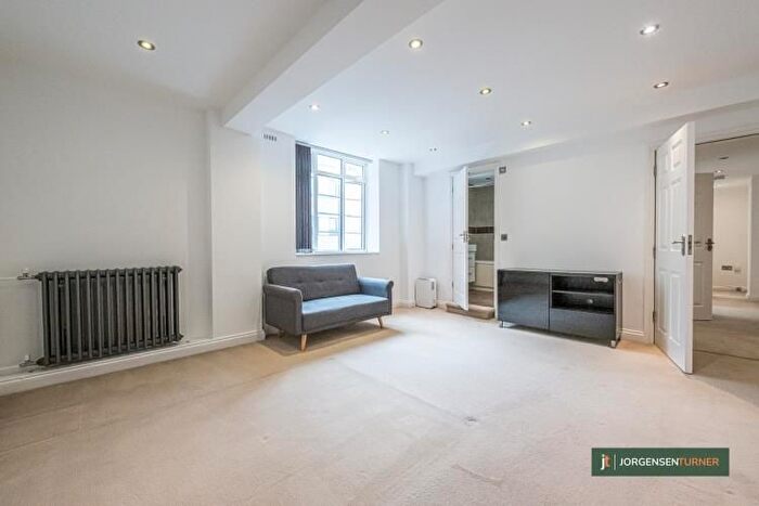 2 Bedroom Flat To Rent In Latymer Court Hammersmith Road, W6