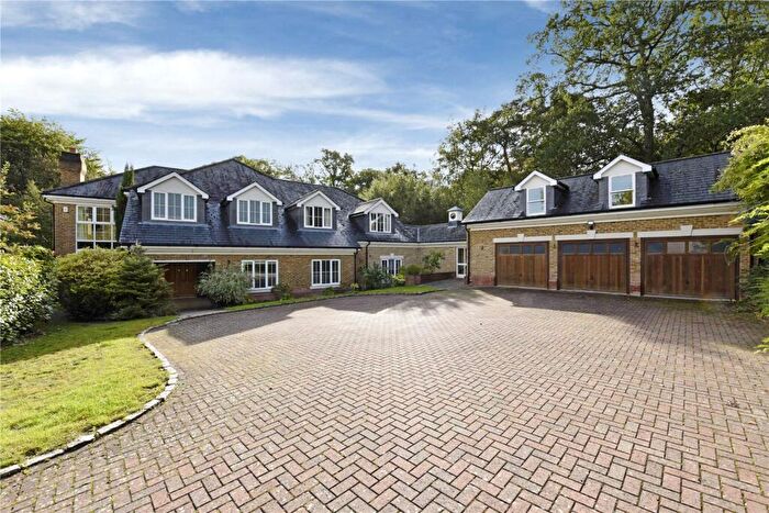 5 Bedroom Detached House For Sale In Oaksend Close, Oxshott, Leatherhead, Surrey, KT22