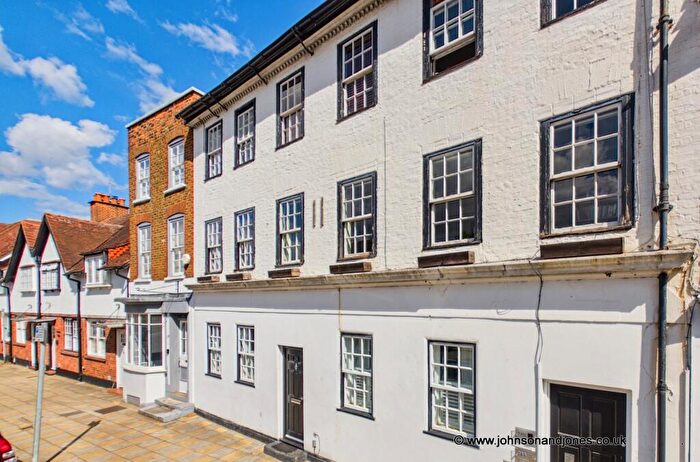 2 Bedroom Maisonette To Rent In Windsor Street, Chertsey, Surrey, KT16