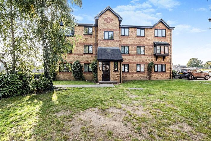 2 Bedroom Flat For Sale In Greenslade Road, Barking, IG11