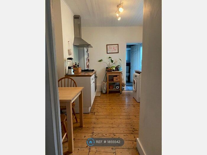 1 Bedroom Flat To Rent In Duntshill Road, London, SW18