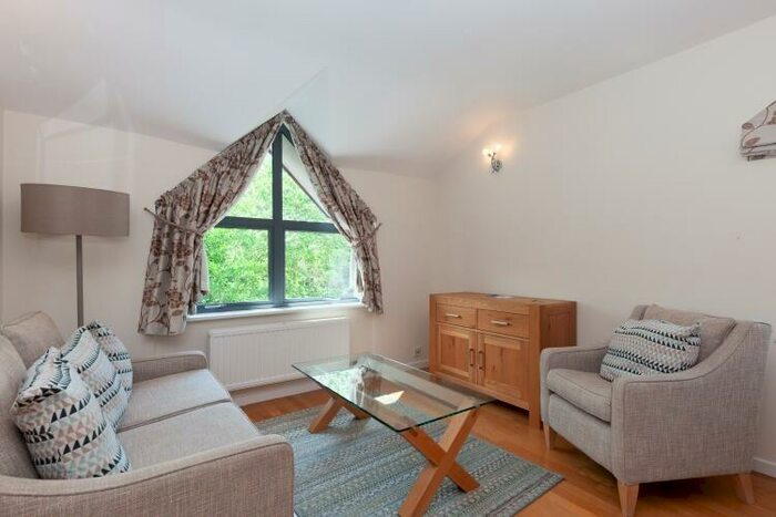2 Bedroom Apartment To Rent In Banbury Road, Oxford, OX2