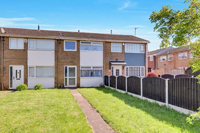 3 Bedroom Terraced House For Sale In Conifer Walk, Nottingham, NG3