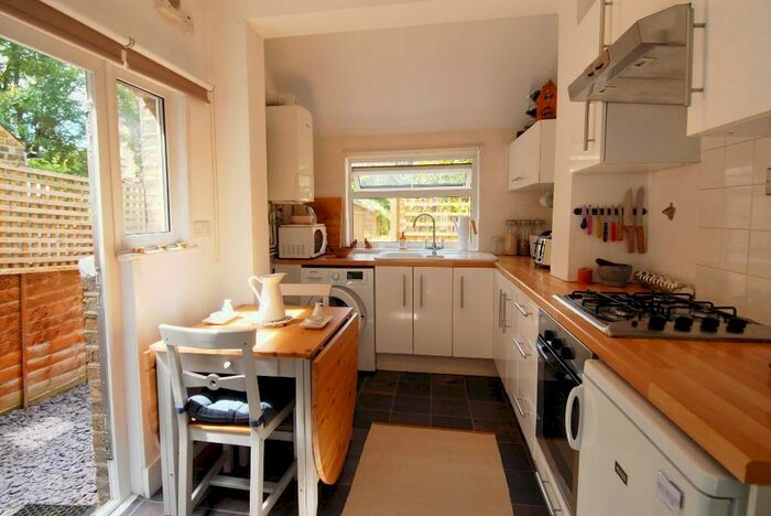 2 Bedroom Maisonette To Rent In Kingston Road, Wimbledon Chase, SW20
