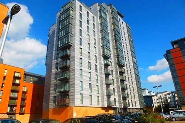2 Bedroom Apartment To Rent In Lexington Apartments, Railway Terrace, Slough, SL2