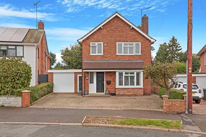 3 Bedroom Detached House For Sale In Windermere Road, Kettering, NN16