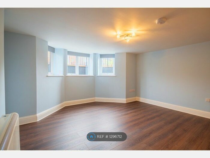 1 Bedroom Flat To Rent In Victoria Crescent, Eccles, Manchester M30