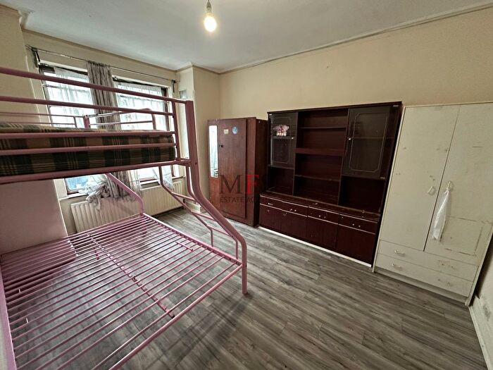 4 Bedroom Terraced House To Rent In Alfred Gardens, Southall, UB1