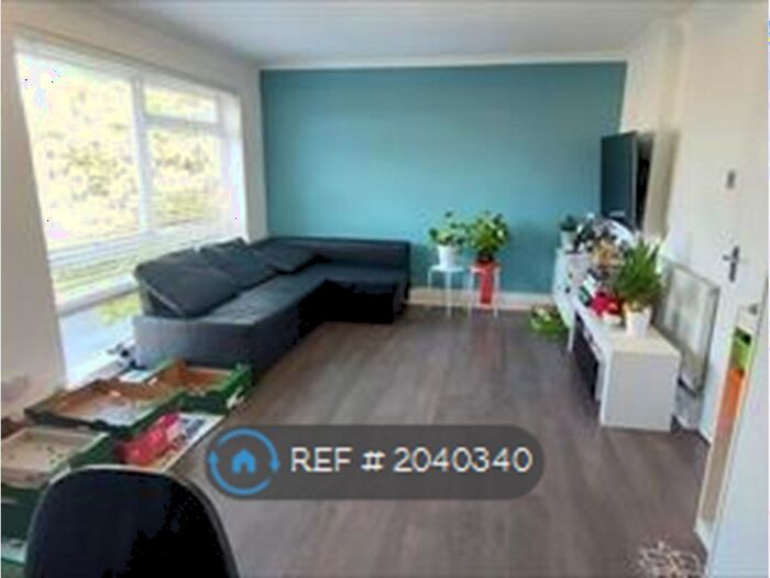 2 Bedroom Flat To Rent In Arndell House, Sutton, SM1