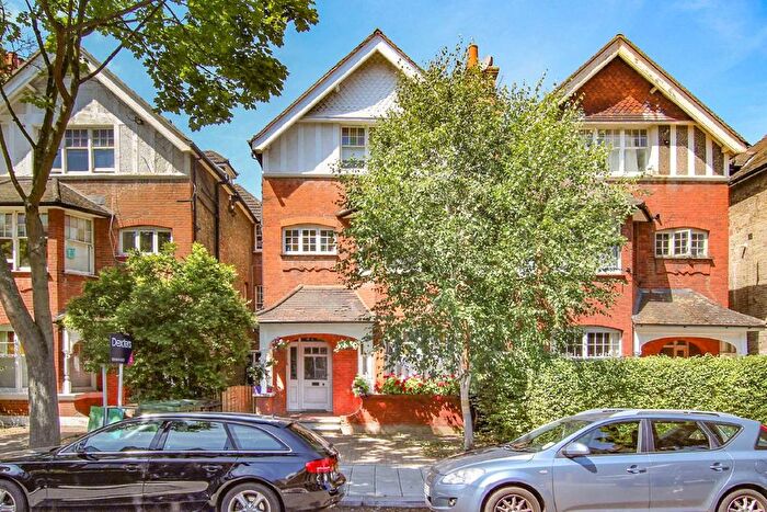 Studio To Rent In Riggindale Road, London, SW16