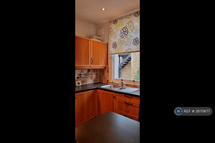 Studio To Rent In Wesleyan Place, London, NW5