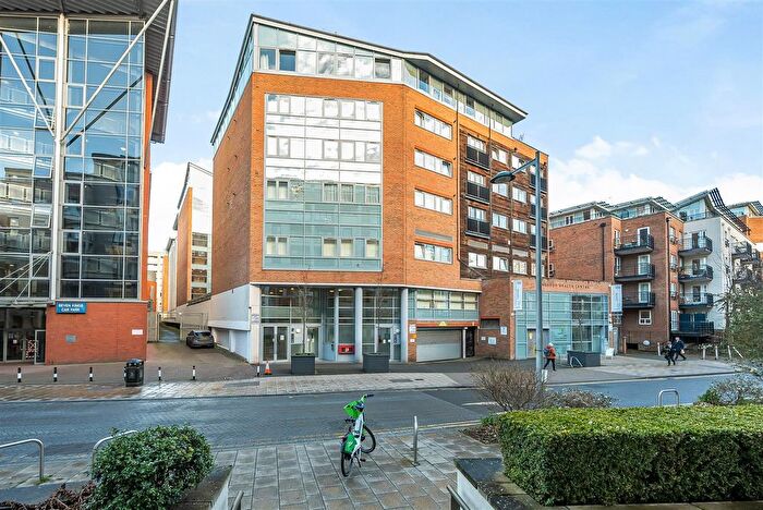 1 Bedroom Flat To Rent In Royal Gallery, Kingston Upon Thames, KT2