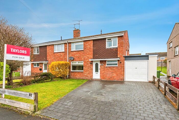 3 Bedroom Semi Detached House For Sale In Mulberry Grove, Swindon, Wiltshire, SN2