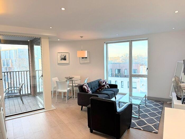 2 Bedroom Apartment To Rent In Rathbone Market, London, E16