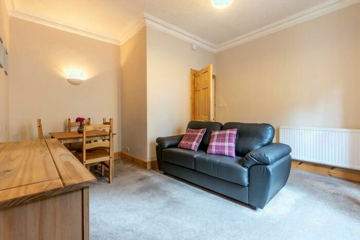 2 Bedroom Flat To Rent In Upper Grove Place, Edinburgh, EH3