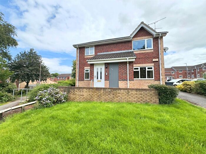 2 Bedroom Flat For Sale In Wordsworth Court, Oulton, Leeds, West Yorkshire, LS26