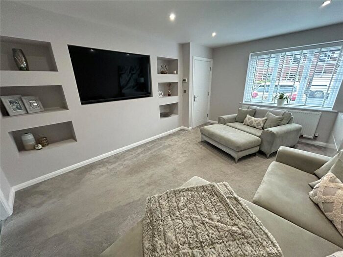 4 Bedroom Semi-Detached House To Rent In Byron Street, Royton, Oldham, Greater Manchester, OL2