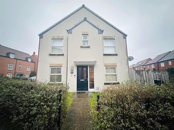 2 Bedroom End Of Terrace House To Rent In Larch Close, Nuneaton, CV10