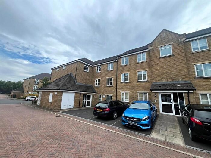 2 Bedroom Flat For Sale In Moorlands Edge, Mount, HD3