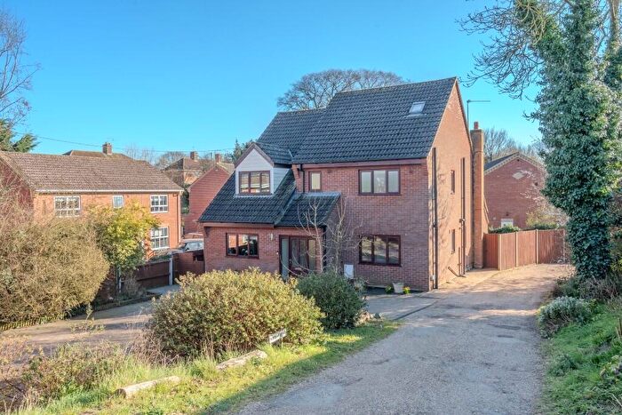 4 Bedroom Detached House For Sale In Lingwood, NR13